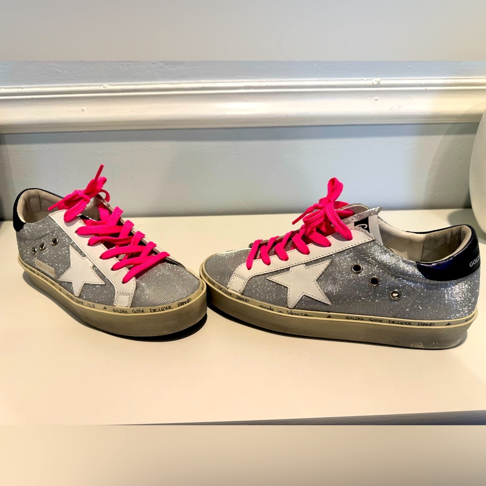 Golden Goose Hi Star Size 8 NEVER WORN Silver and Pink Sneakers with Star Detail